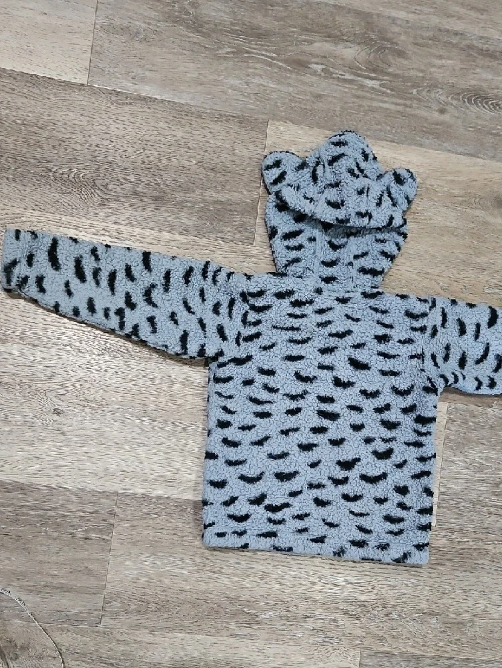 Patagonia Kids Gray Blue Fuzzy Zip Hoodie with Black Spot Pattern And Ears 3t